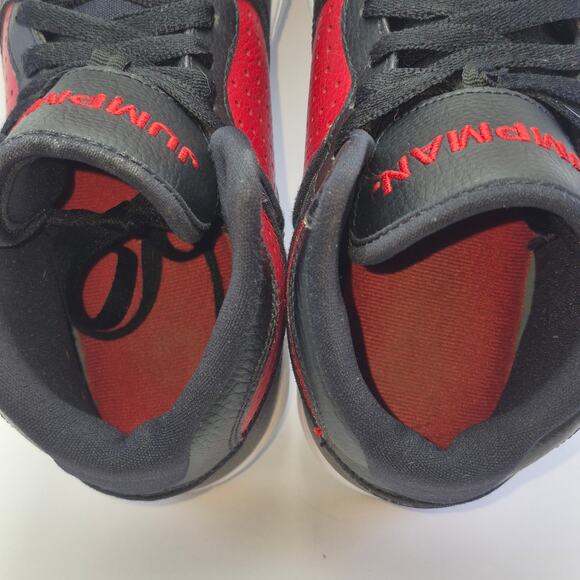 NIKE JORDAN \